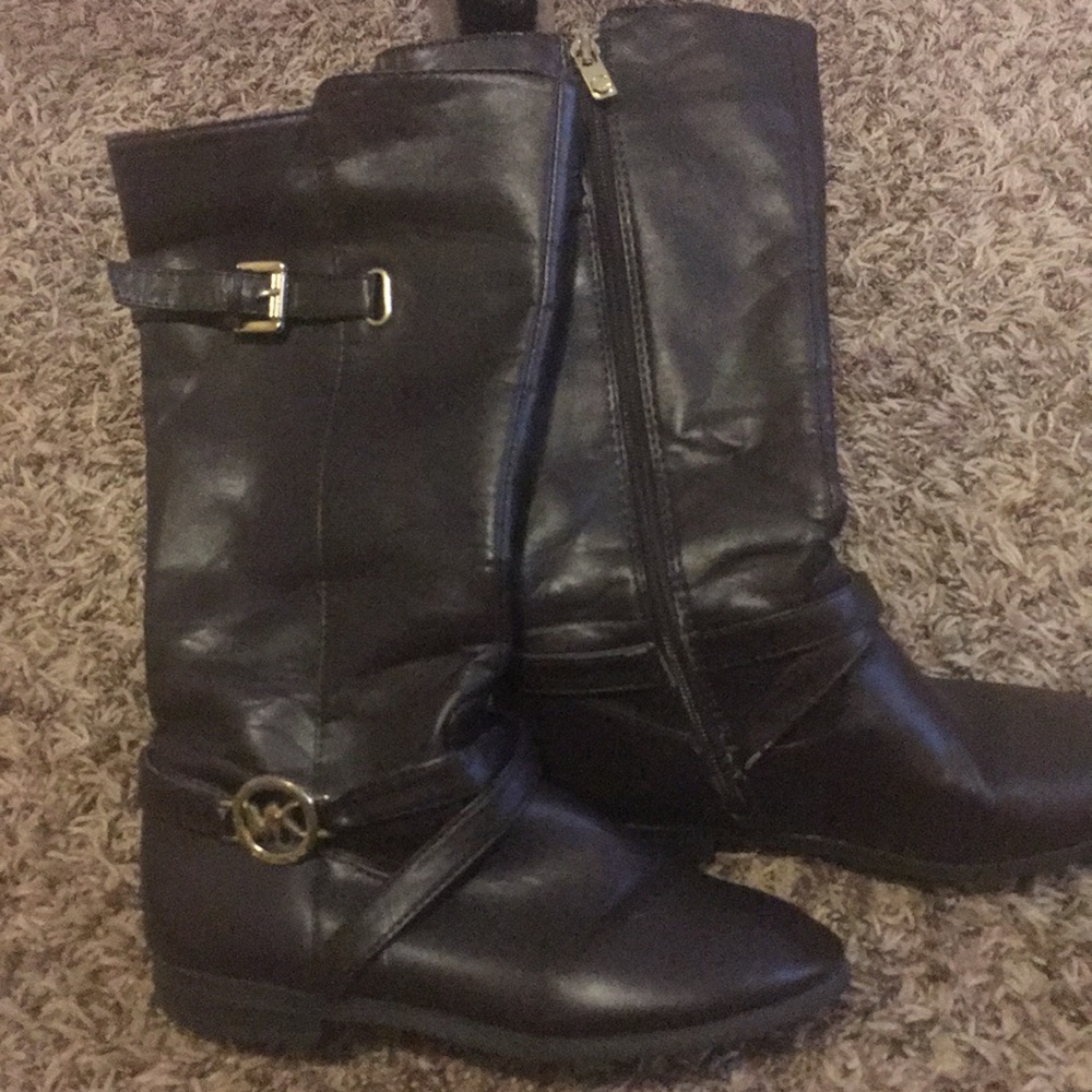 MK brown boots size 2